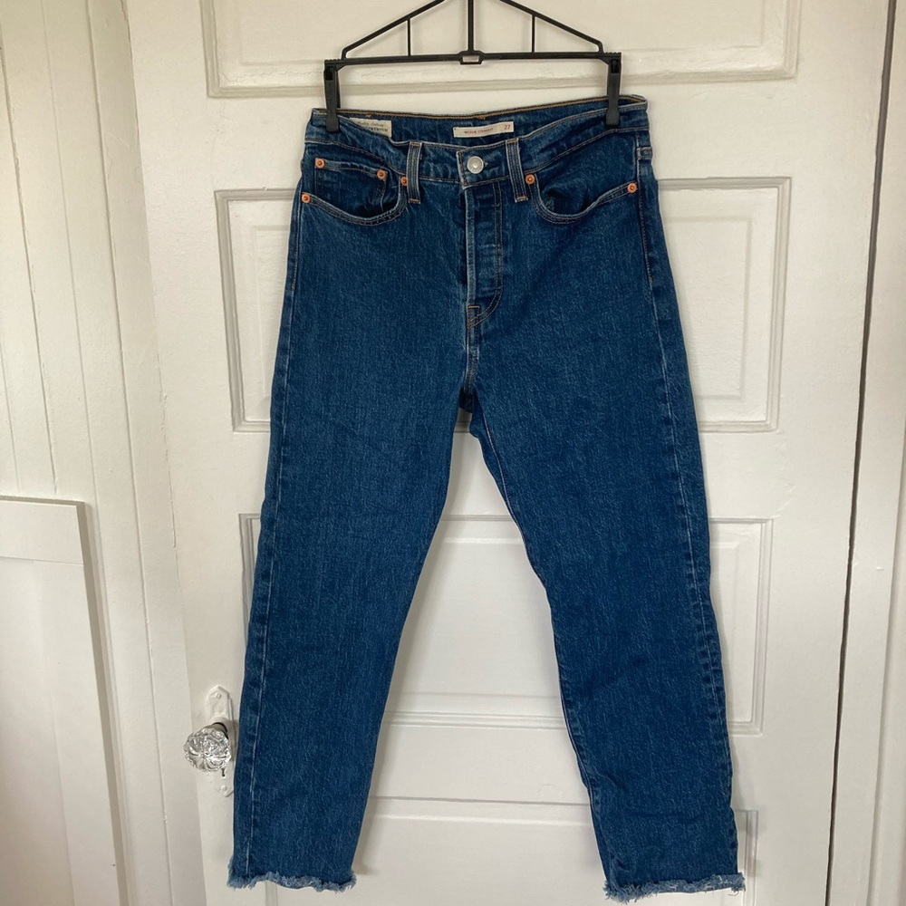 Size 27 Wedgie straight Levi’s jeans